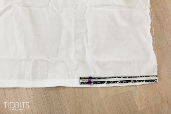 DIY Ruffle Tablecloth from cotton sheets 