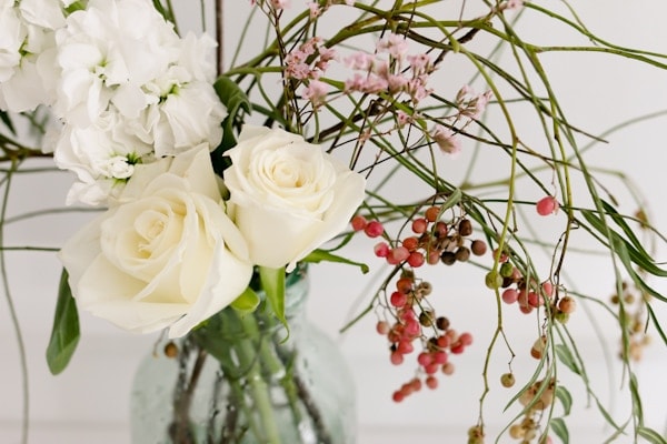 white flowers for spring decor