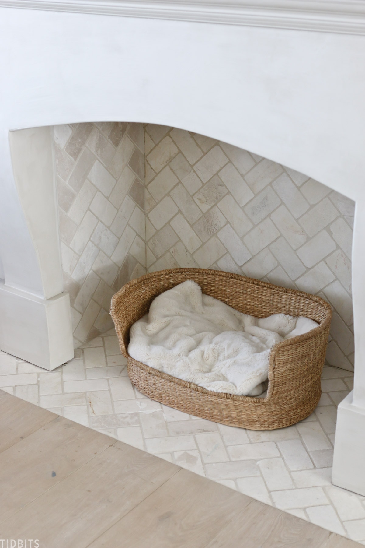 beautiful Basket dog bed