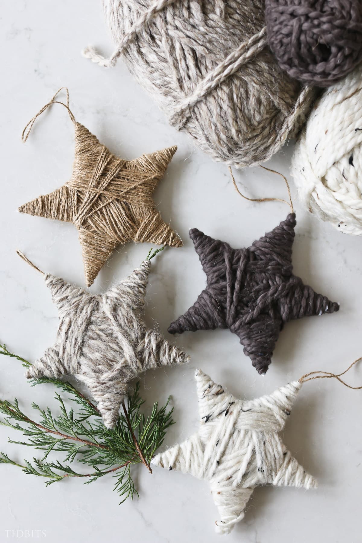 How to Make Yarn Wrapped Star Ornaments for Christmas - Tidbits