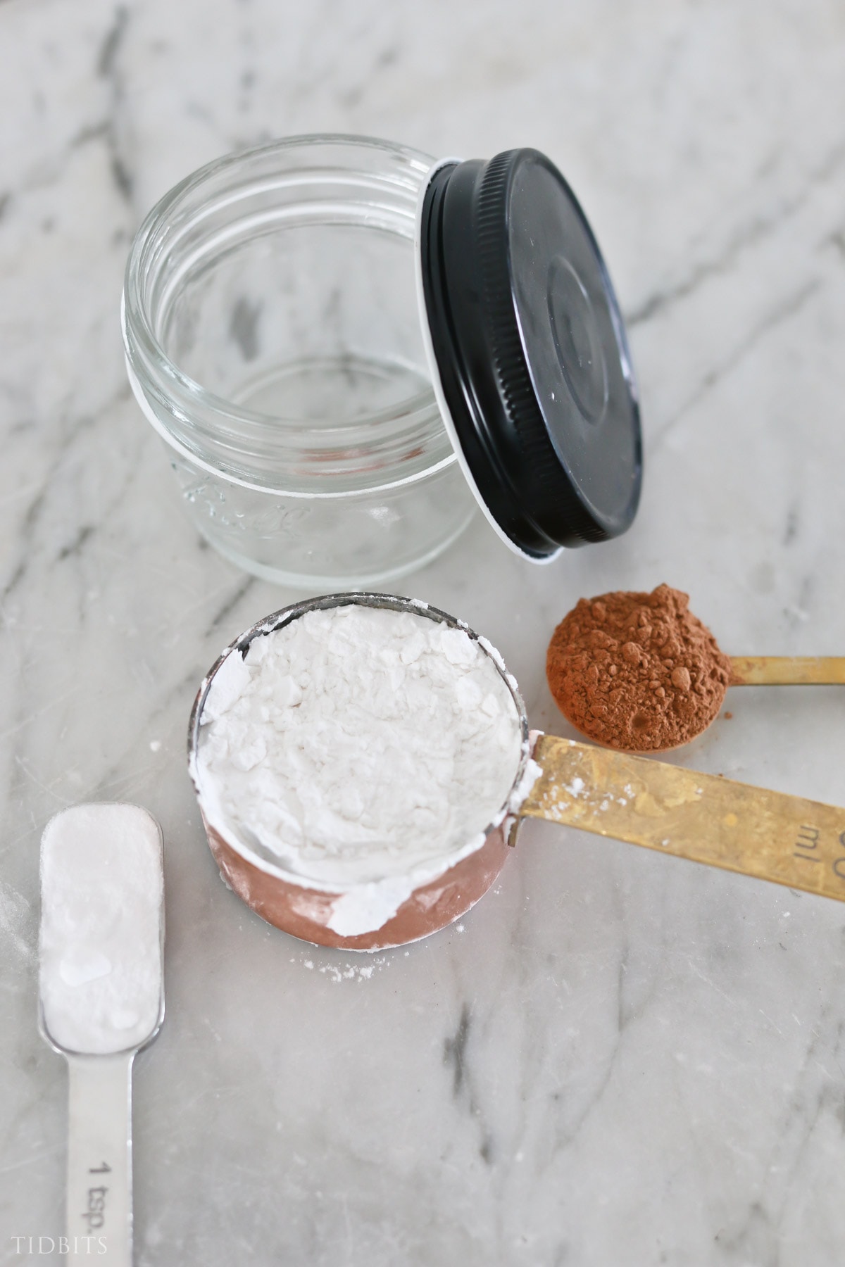 How to make dry shampoo with 3 natural ingredients