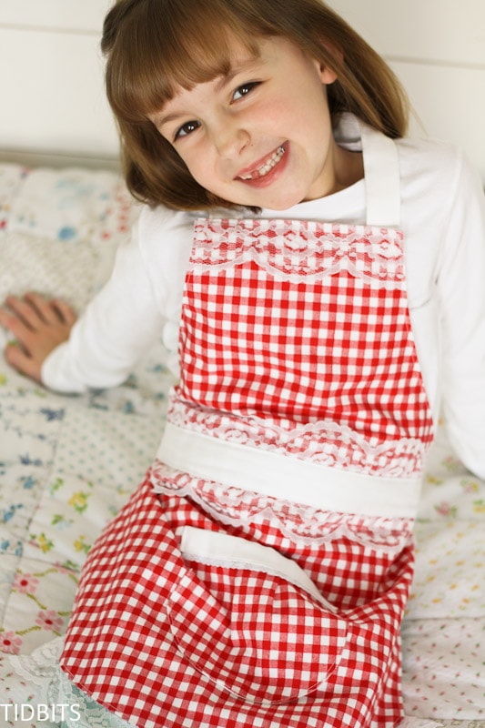 child's apron pattern, tidbits