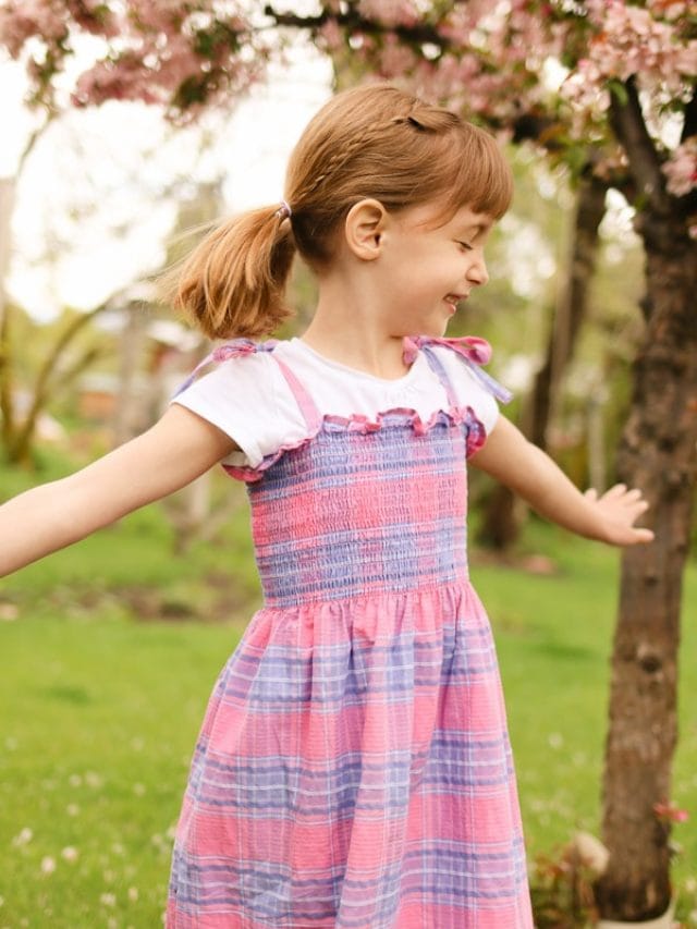 HOW TO MAKE A DRESS FROM PRE-SMOCKED FABRIC STORY