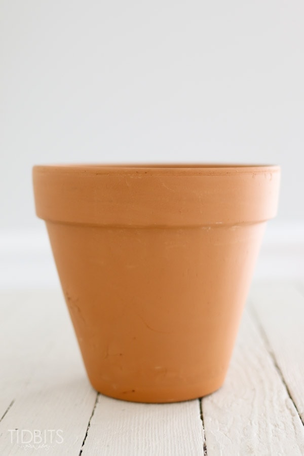 How to white wash a terra cotta pot | Summer front porch decor