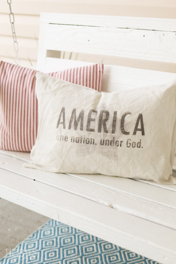 Patriotic Pillow with free printable