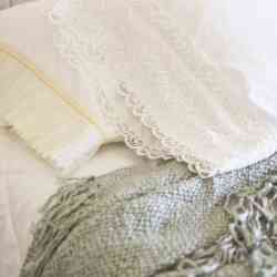 DIY Lace Pillowcase