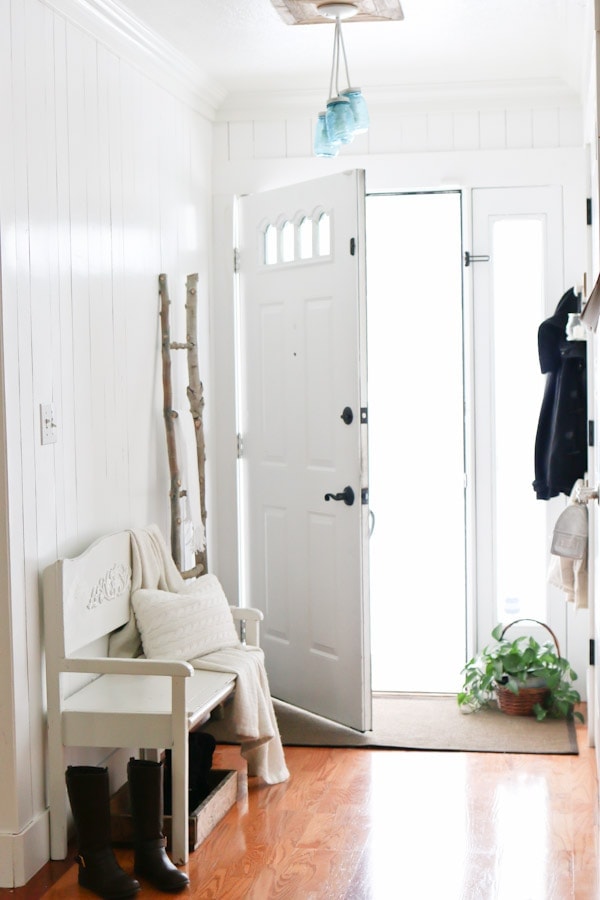 Winter Entry Way inspiration - embracing white, simple and clean home decor.