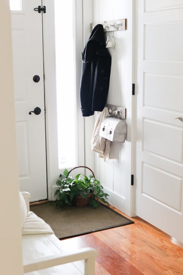 Winter Entry Way inspiration - embracing white, simple and clean home decor.