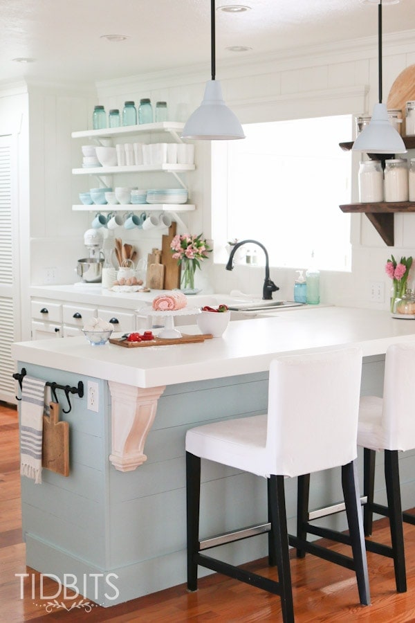 Spring Home Tour by TIDBITS. Simple touches of Spring in the Kitchen.