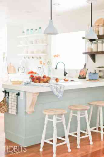Soak in beauty of the harvest in this Fall time cottage kitchen by TIDBITS.