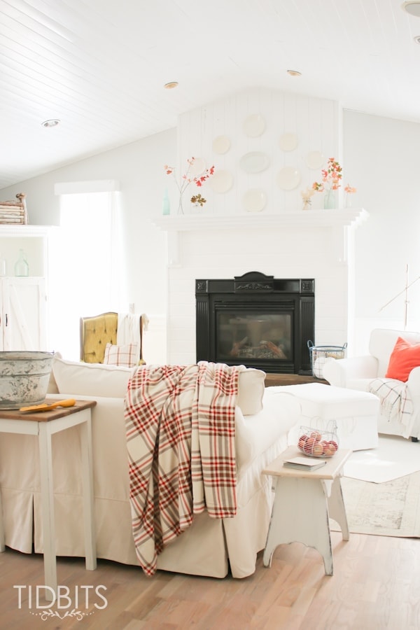 Fall is full of cottage charm in this light and bright, yet cozy living room by TIDBITS.