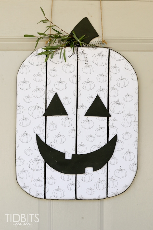Seasonal character door hanger.