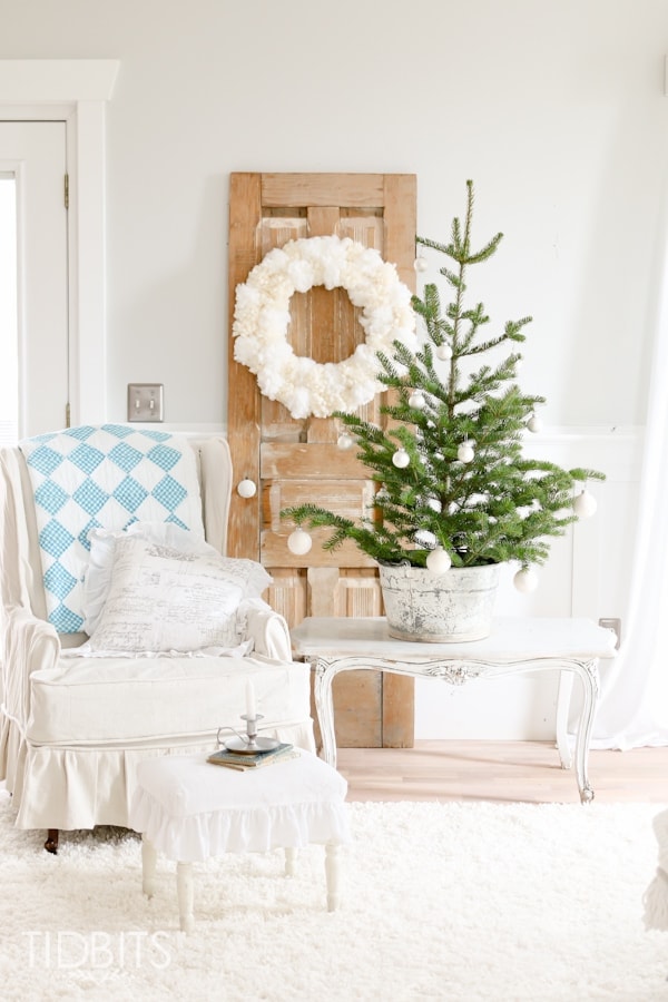 French Farmhouse Christmas Home Tour. Christmas in the living room.