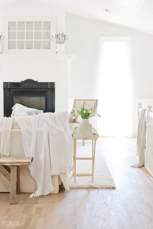 A relaxing and inviting Summer Home Tour | By TIDBITS