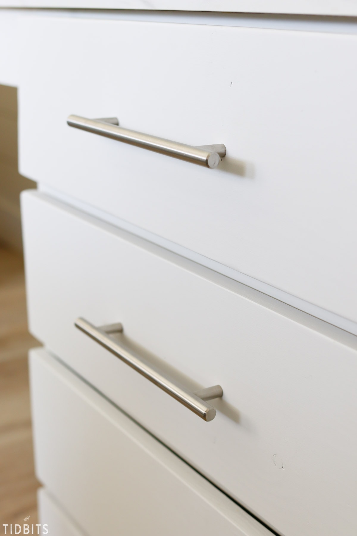 How to install cabinet hardware, the easy peasy way!