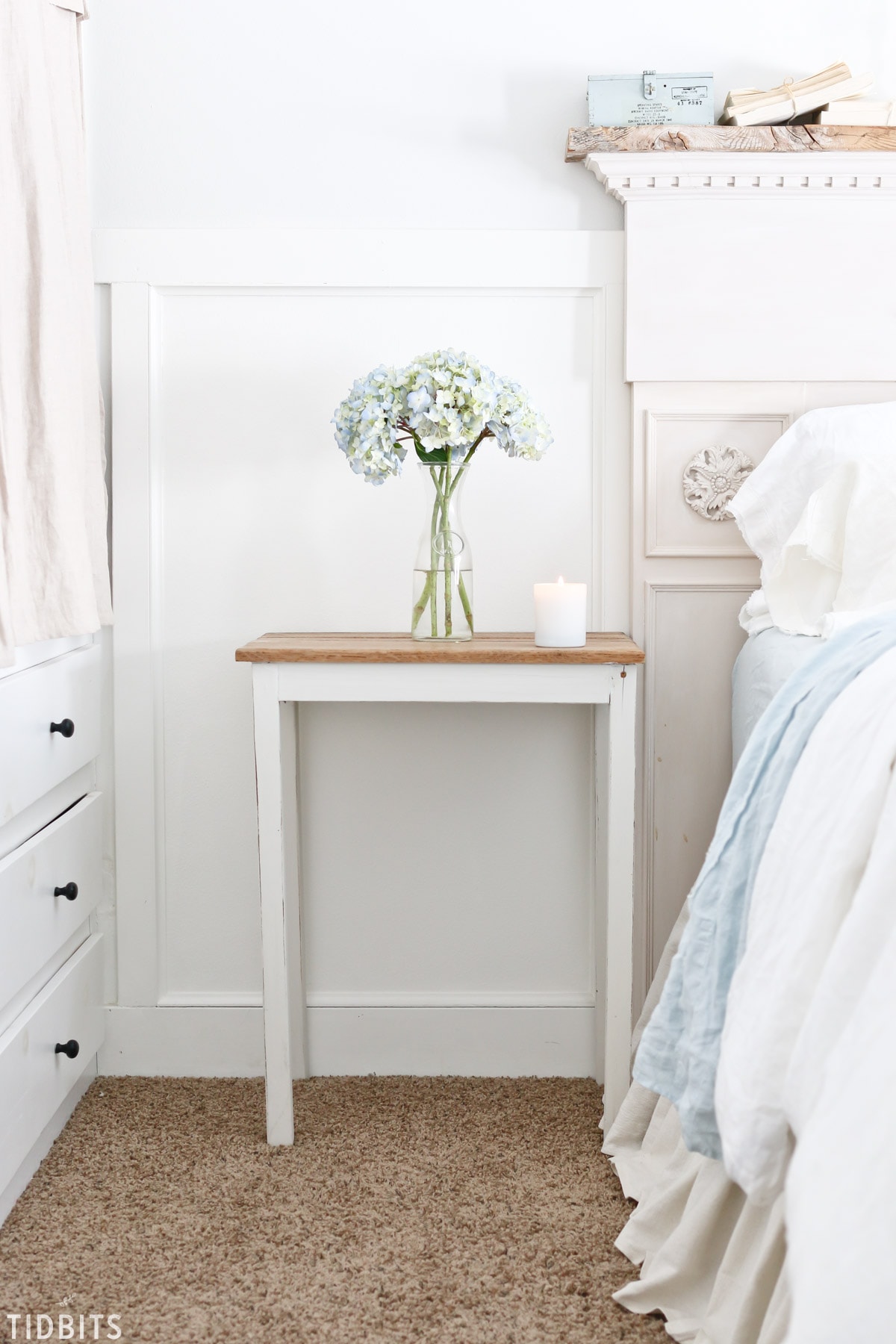 Simple bedroom nightstand decor