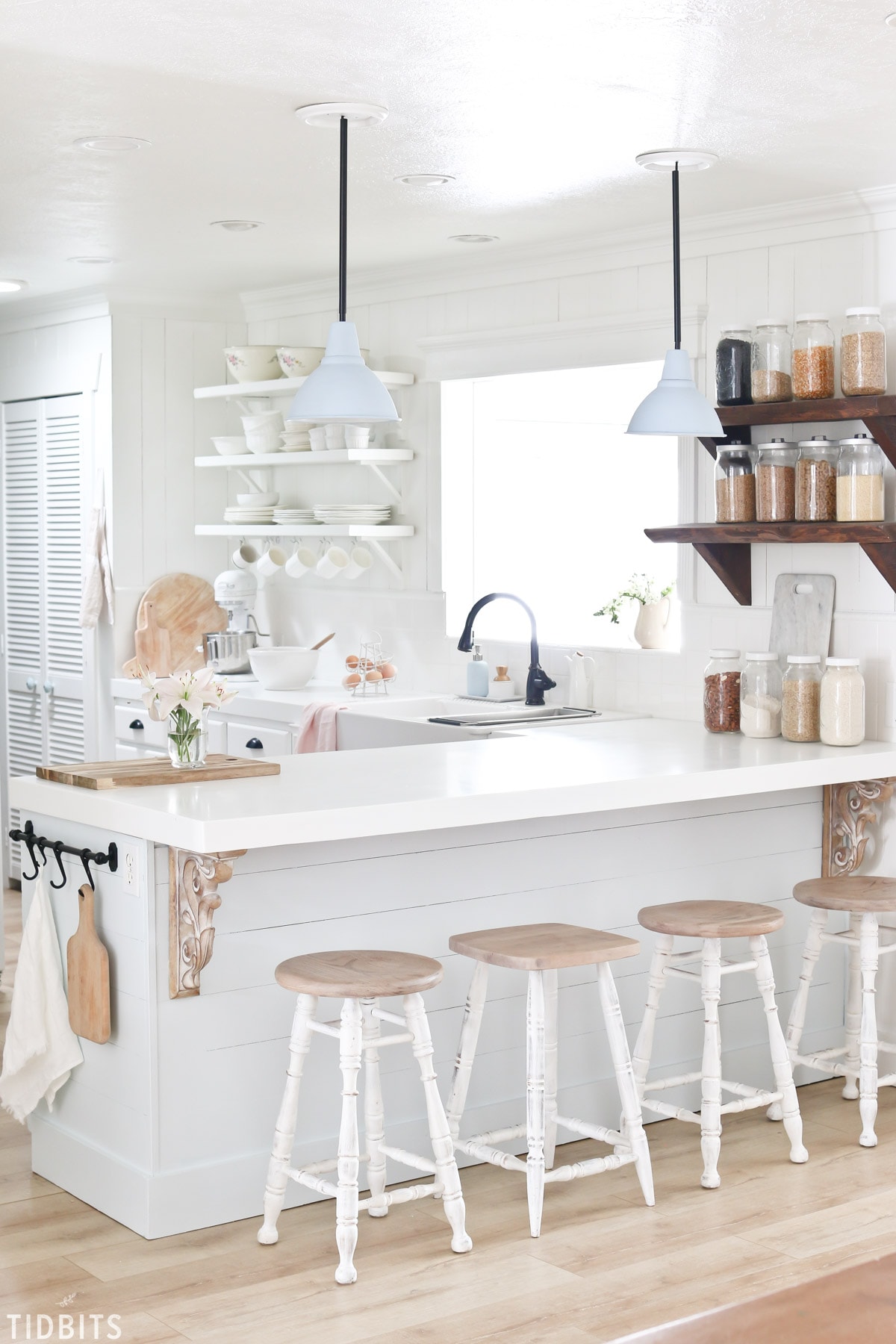 A cottage farmhouse kitchen Spring refresh by TIDBITS