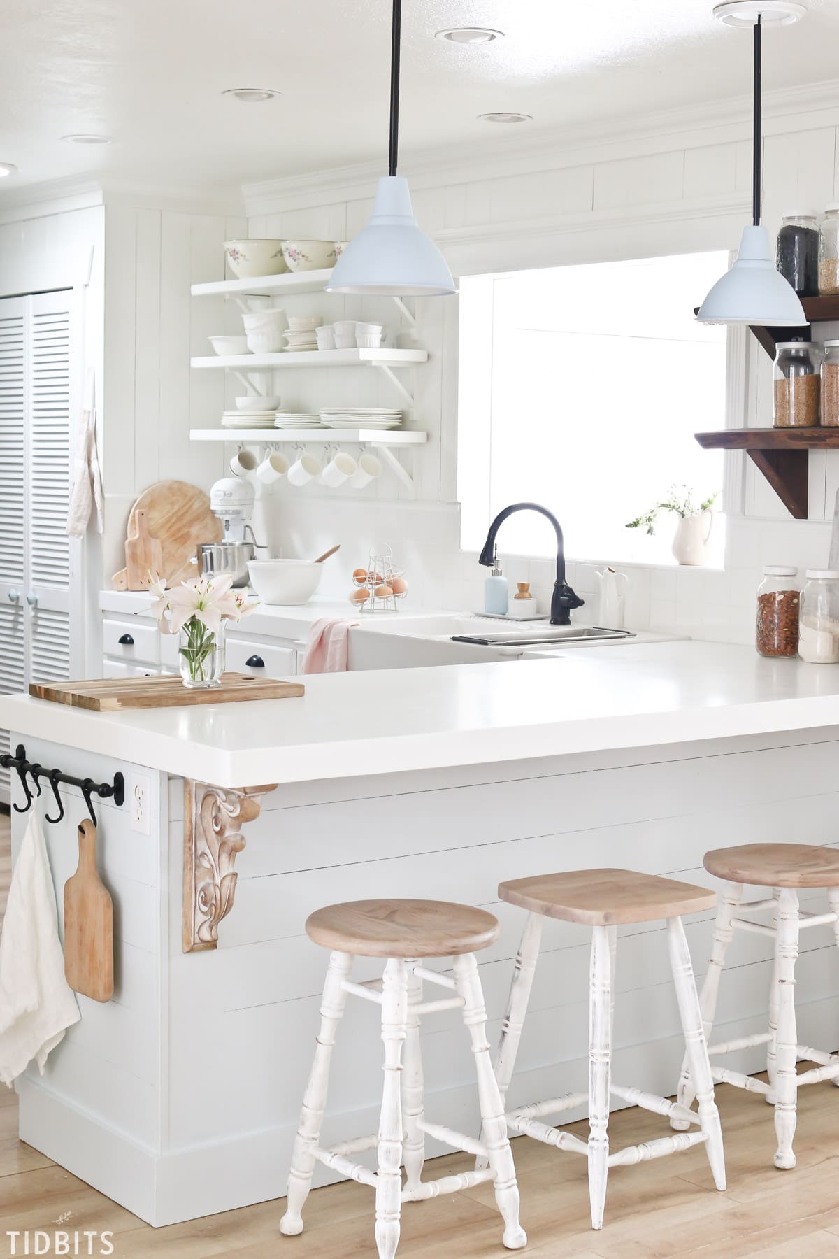 A cottage farmhouse kitchen Spring refresh by TIDBITS