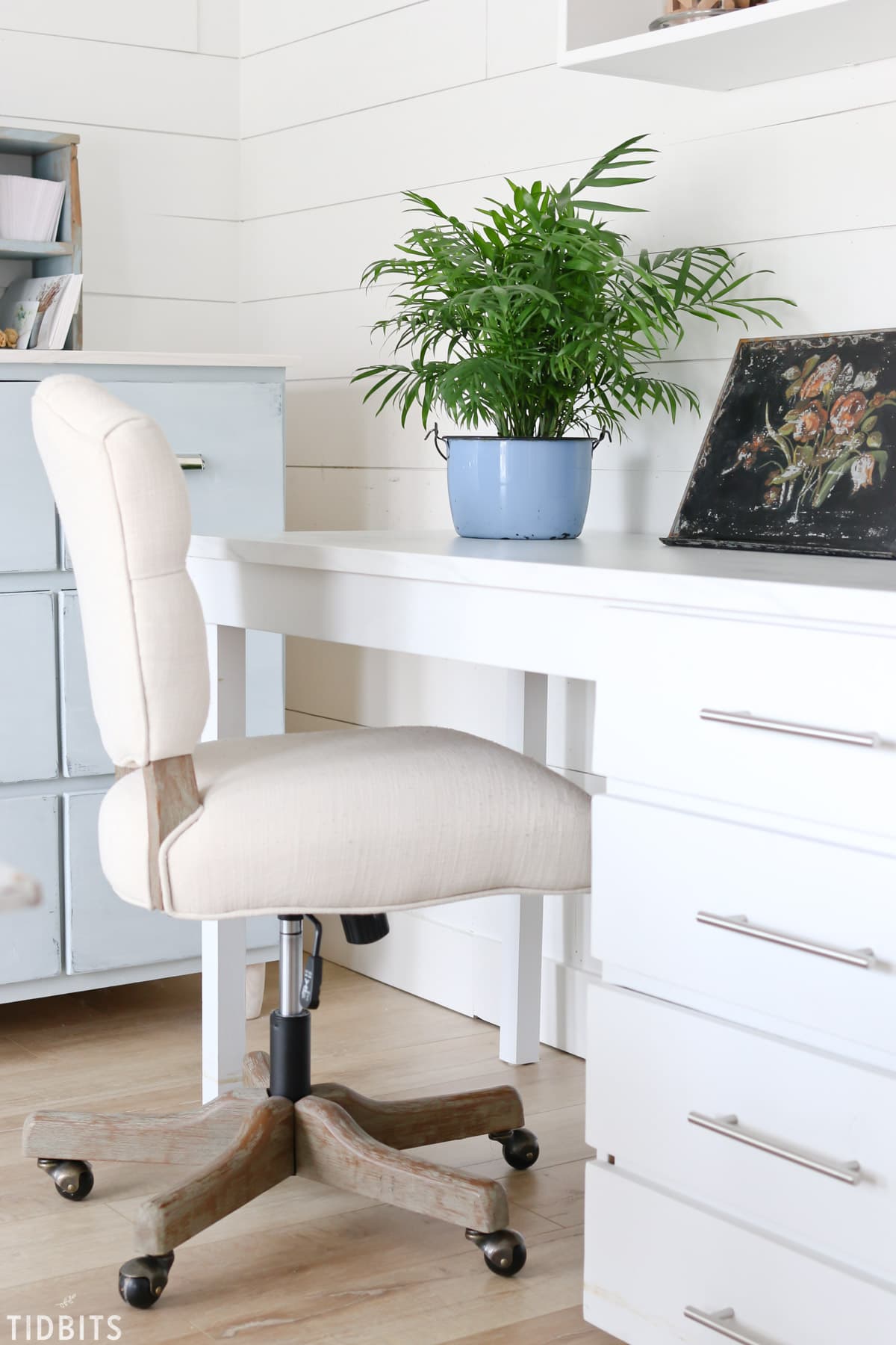 Cottage Farmhouse Home Office Spring Refresh 