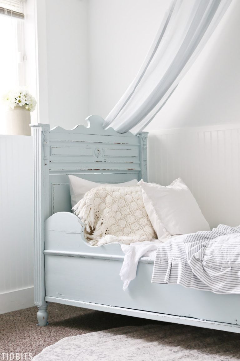Blue and White Girls Bedroom Makeover