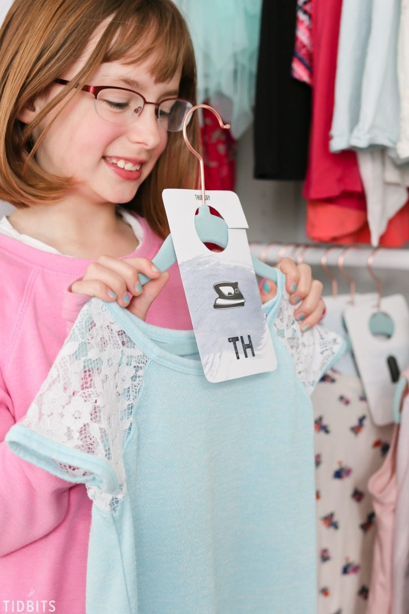 Days of the Week Closet Dividers Free Printable - Tidbits