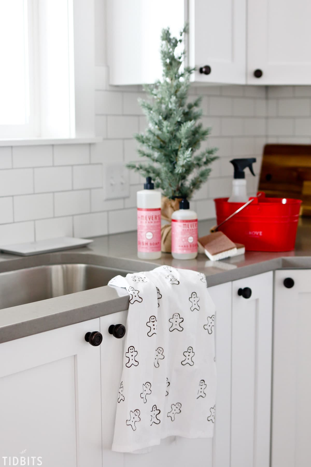 Cookie Cutter Stamped Christmas Tea Towels - Tidbits
