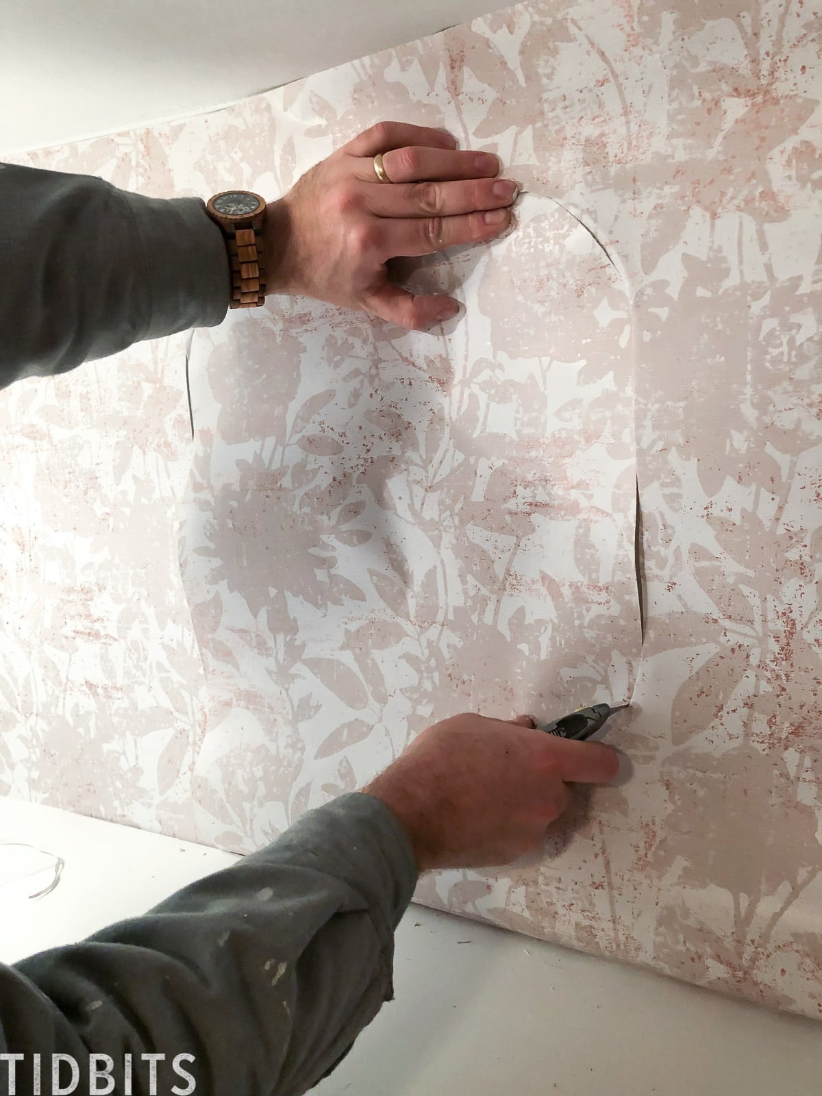 how to apply wallpaper in RV