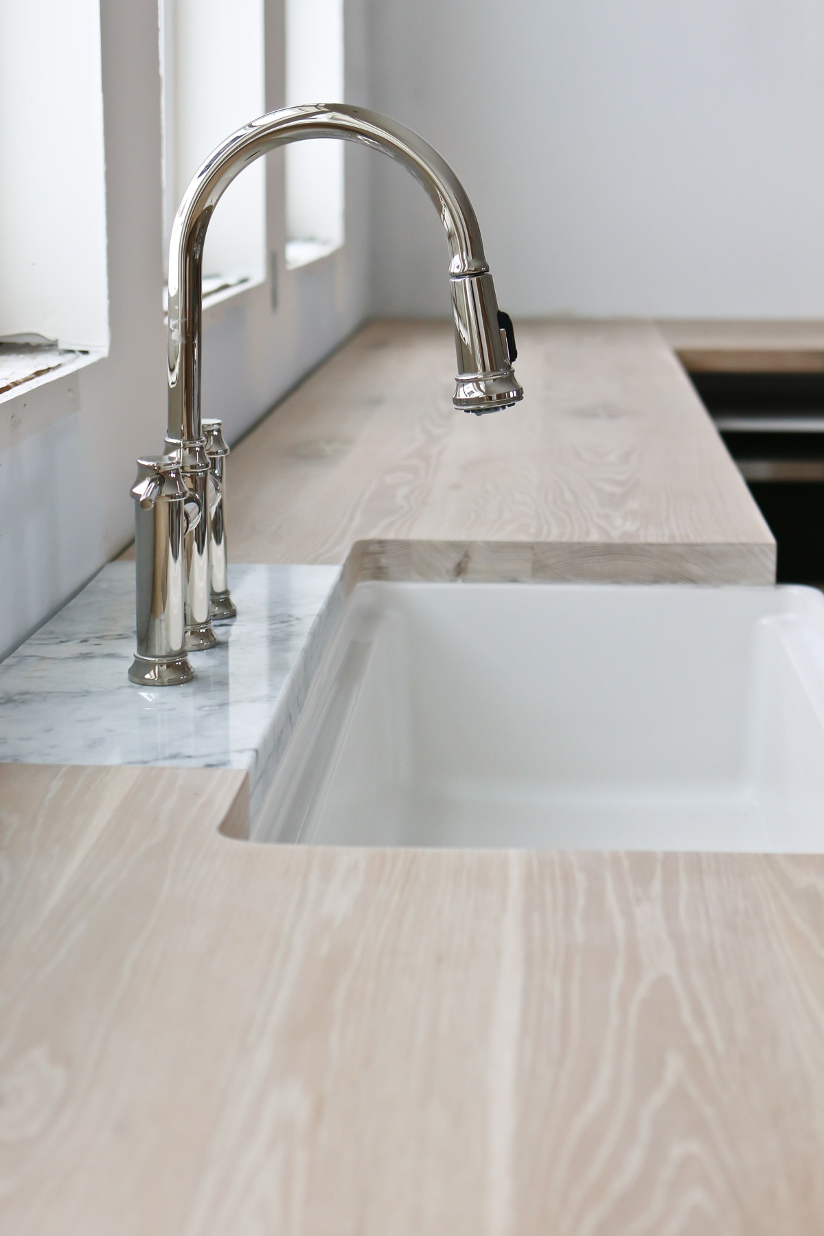 overview of the sink and countertop