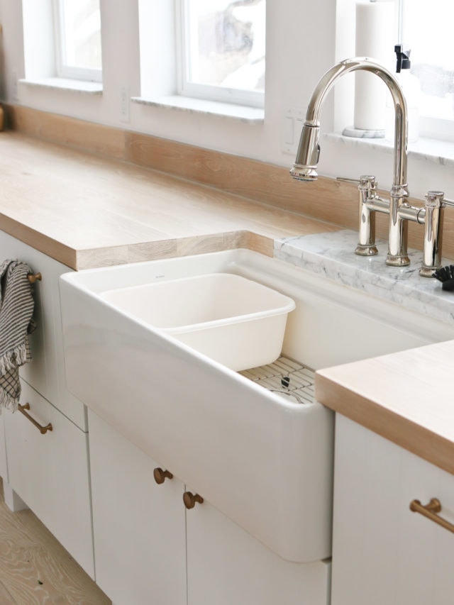 Fireclay Sink Cleaning Tips: Keep Your Kitchen Looking Pristine Story